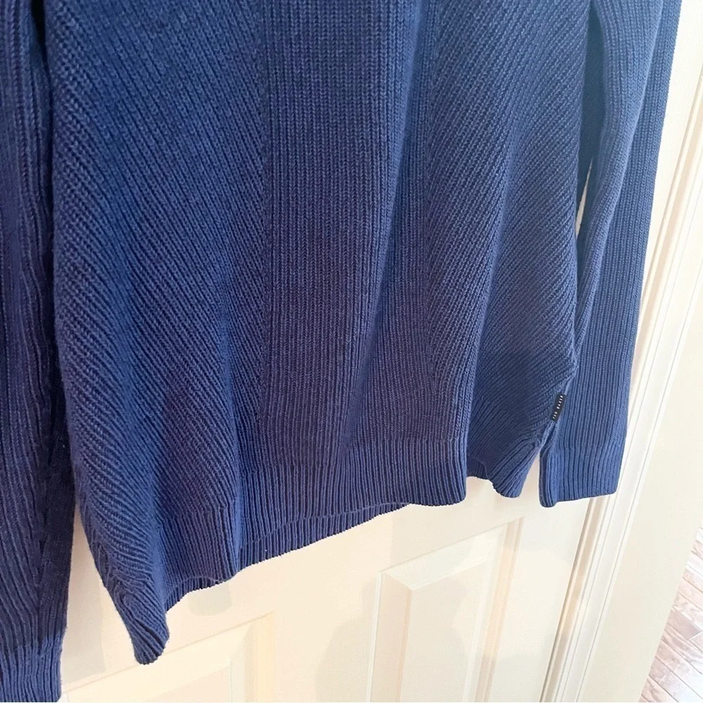 TED Baker London Men's Blue sweater Size 4 Large